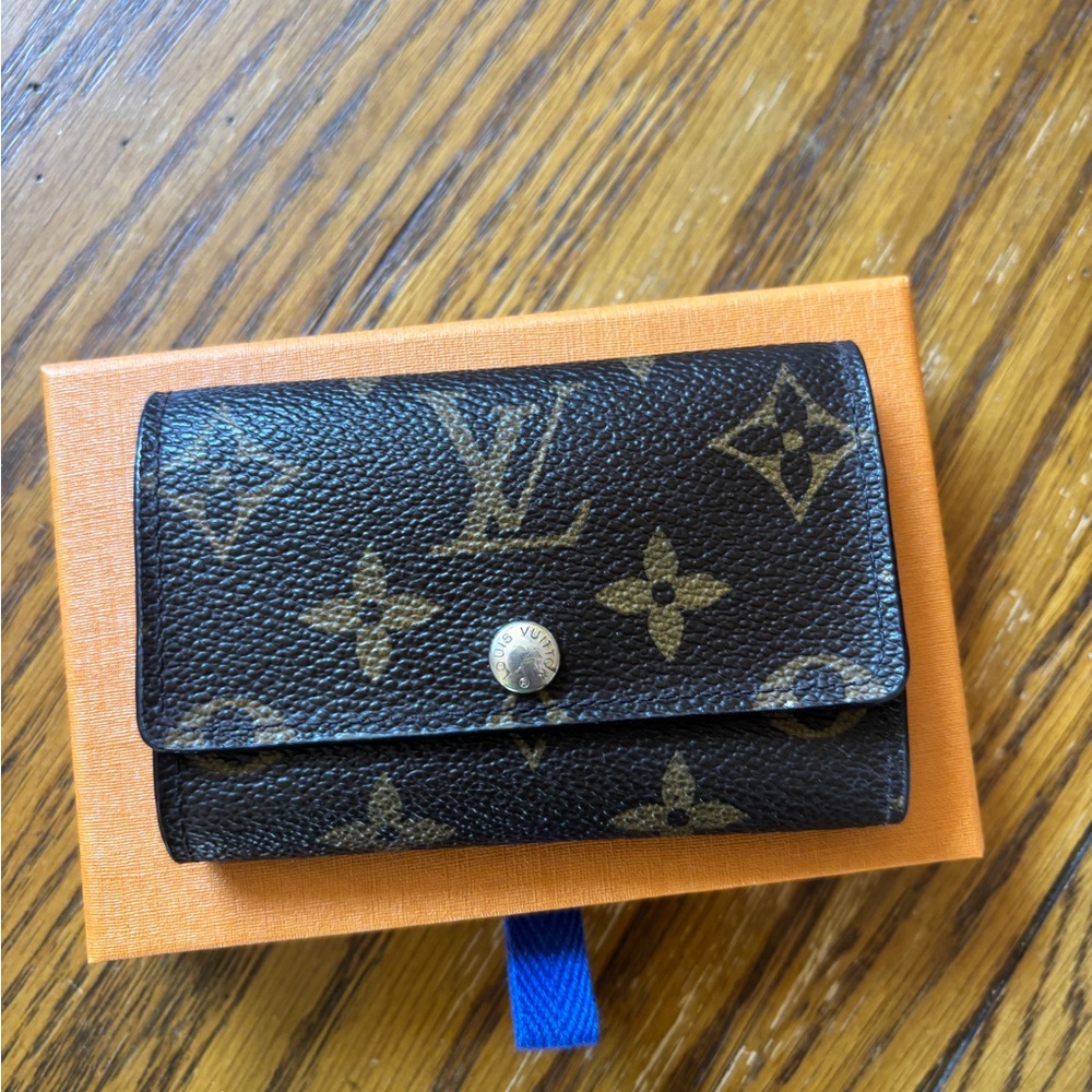 Louis Vuitton Monogram Canvas 6 Key Holder